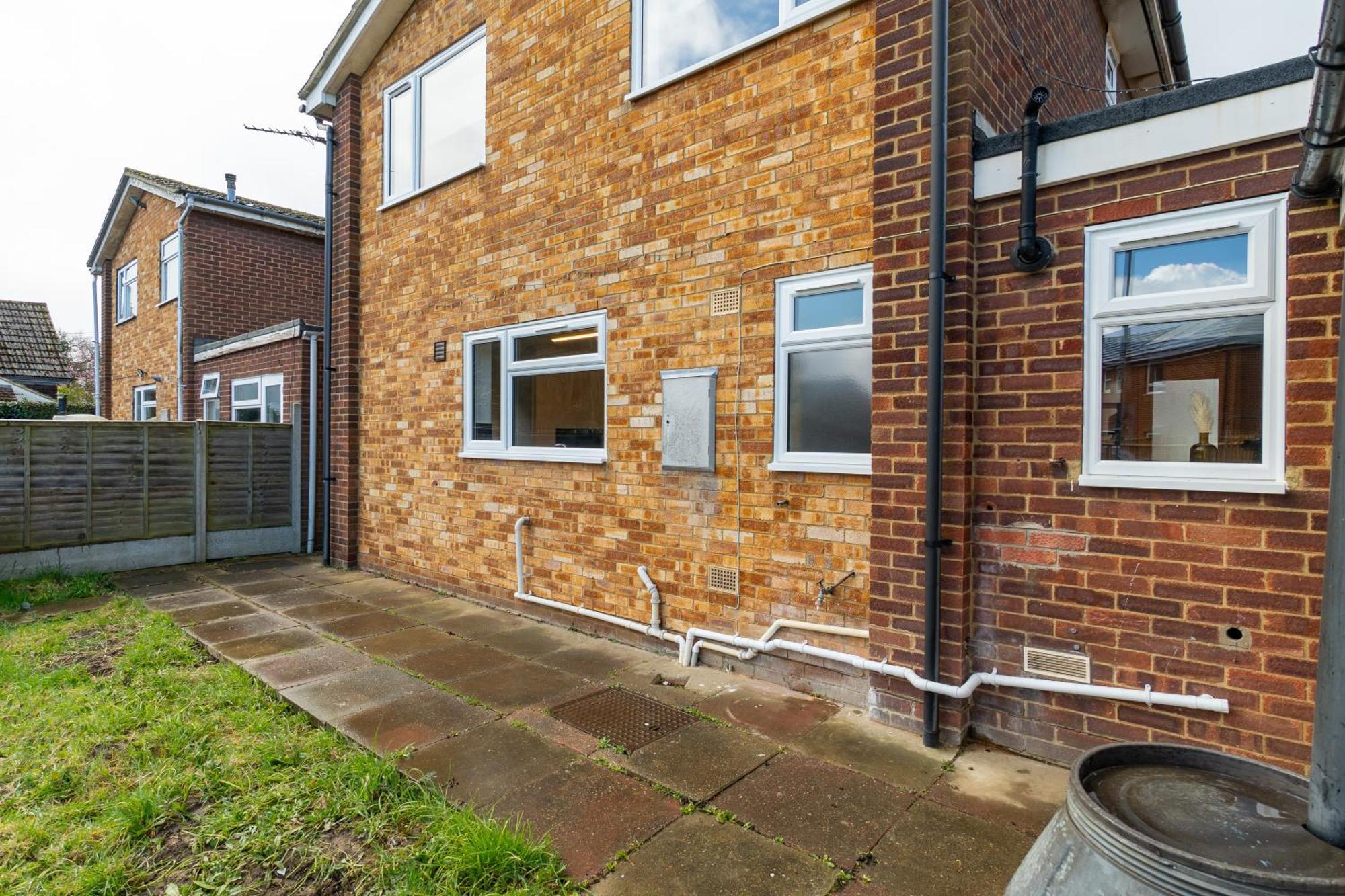 Stylish 4 Bedroom Spacious Retreat With Parking - Sleeps 10 - Families & Contractors Canterbury Exterior foto